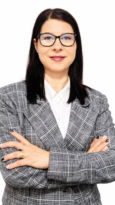 IONA DIRECTORA ADILUZ